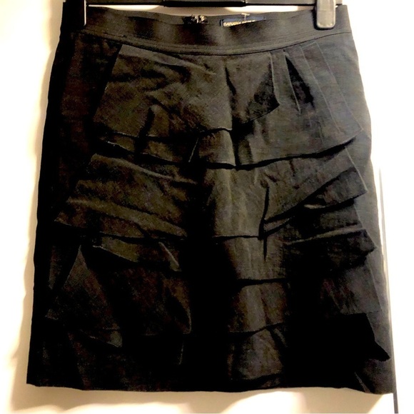Banana Republic Size 2 Straight Black Skirt with Front Tiers - Picture 1 of 9